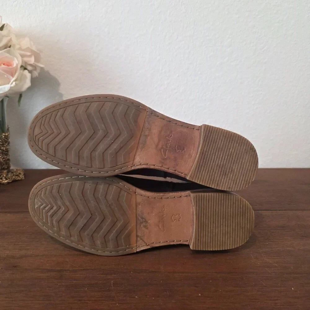 Clarks - Clarkdale Arlo Suede Pull On Chelsea Boots Brown Sz 9.5